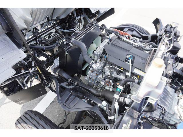 Mitsubishi CANTER 2023-01 208356-15