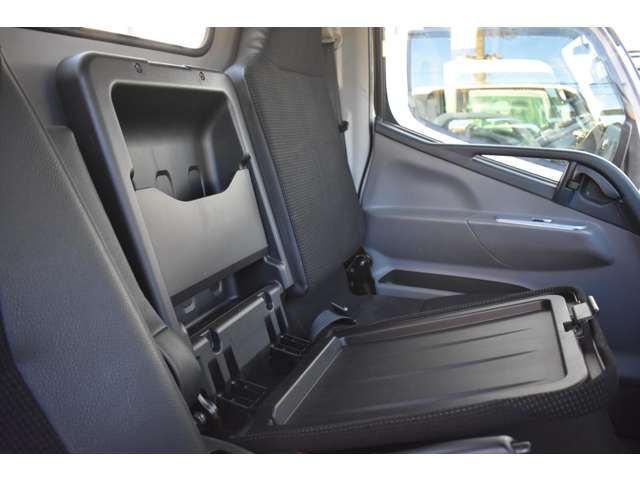 Mitsubishi CANTER 2020-10 22653-10