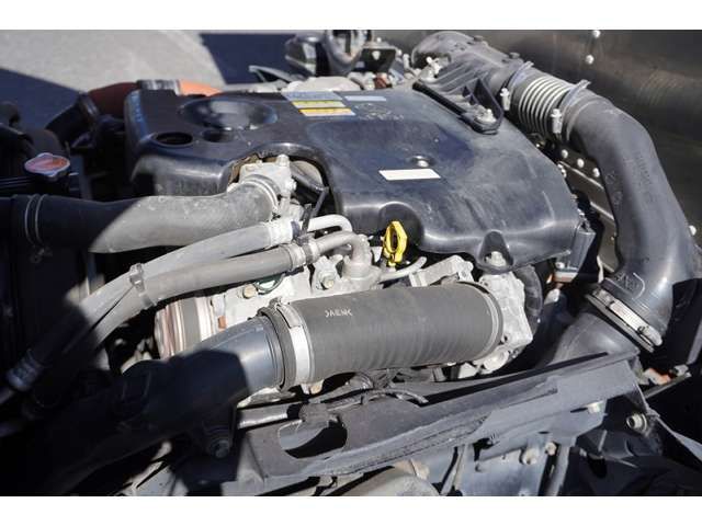Isuzu ELF TRUCK 2015-07 9955-12