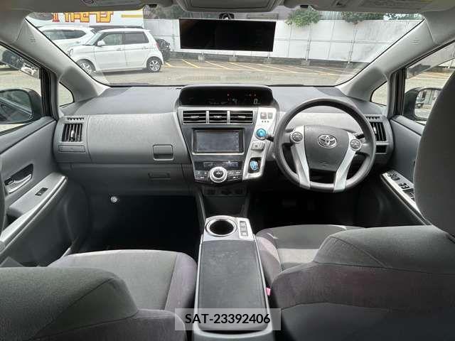 Toyota PRIUS ALPHA 2011-11 322195-1