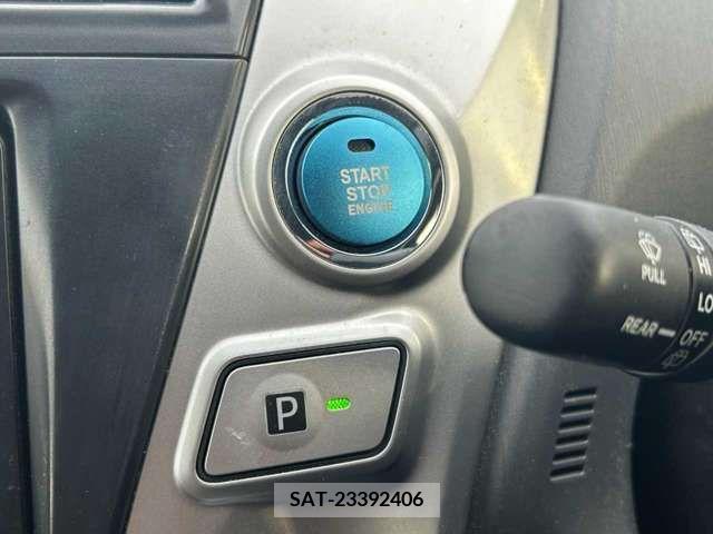 Toyota PRIUS ALPHA 2011-11 322195-11