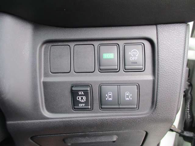 Nissan SERENA 2016-10 18480-8