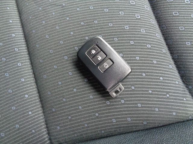 Toyota VOXY HYBRID 2014-07 24760-26