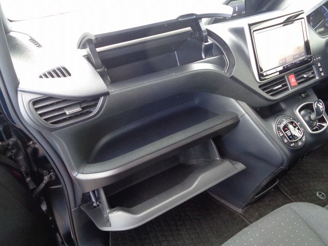 Toyota VOXY HYBRID 2014-07 24760-23