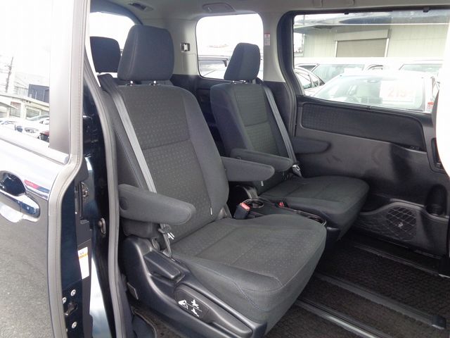 Toyota VOXY HYBRID 2014-07 24760-5