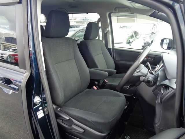 Toyota VOXY HYBRID 2014-07 24760-3