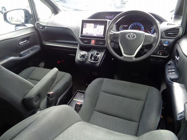Toyota VOXY HYBRID 2014-07 24760-9