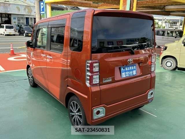 Toyota Pixis Mega 2022-01 366152-3