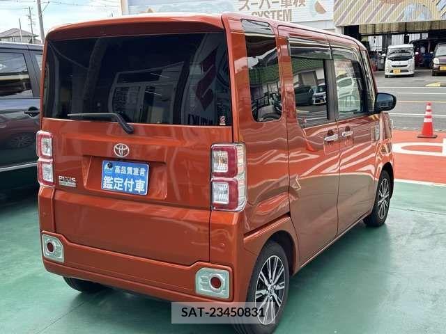 Toyota Pixis Mega 2022-01 366152-12