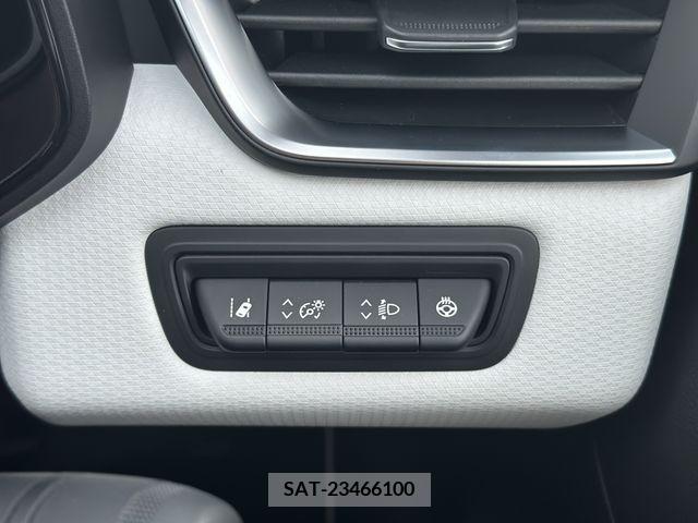 Renault LUTECIA 2022-03 221117-11