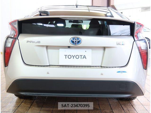 Toyota PRIUS 2016-12 281872-9