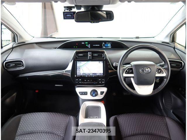 Toyota PRIUS 2016-12 281872-1