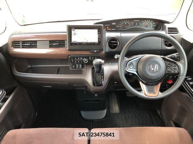 Honda N BOX 2019-03 241898-1