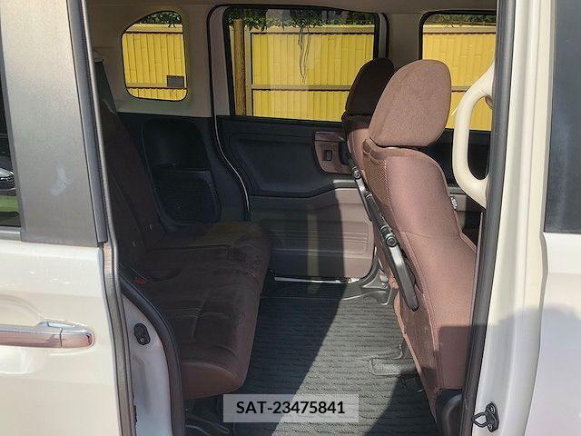 Honda N BOX 2019-03 241898-12
