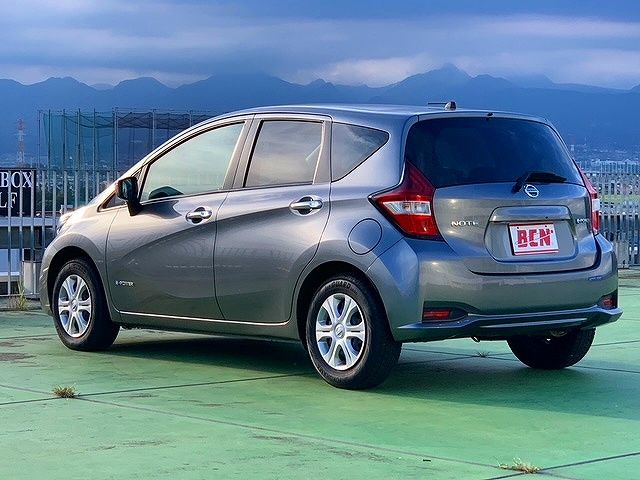 Nissan NOTE 2018-05 24517-2