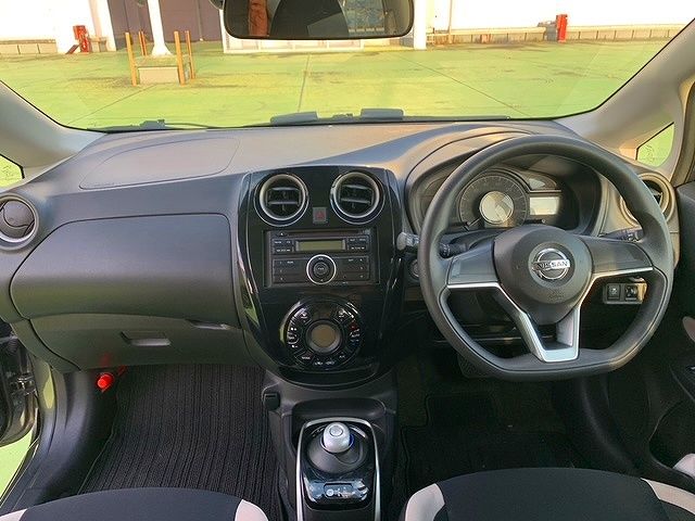 Nissan NOTE 2018-05 24517-1