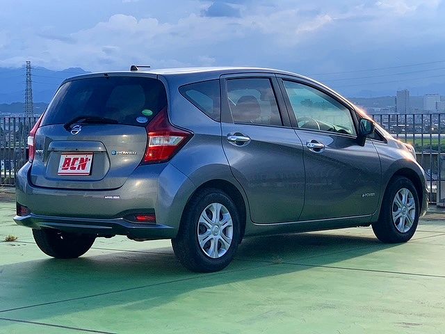Nissan NOTE 2018-05 24517-8