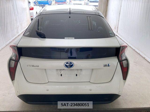 Toyota PRIUS 2018-05 346637-6