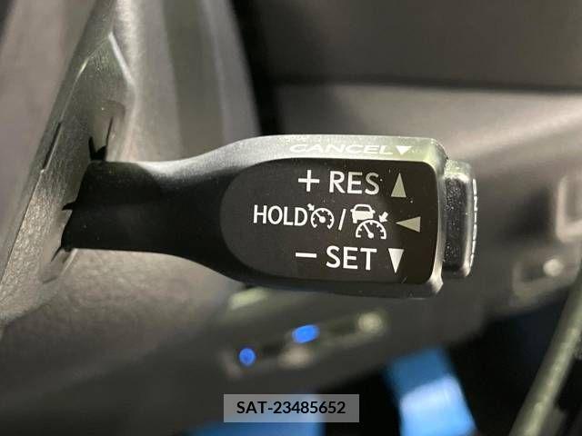 Toyota C-HR 2020-11 240388-5