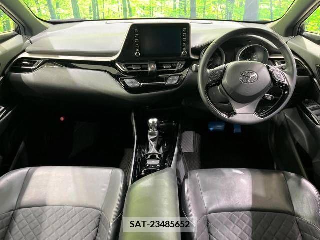 Toyota C-HR 2020-11 240388-1