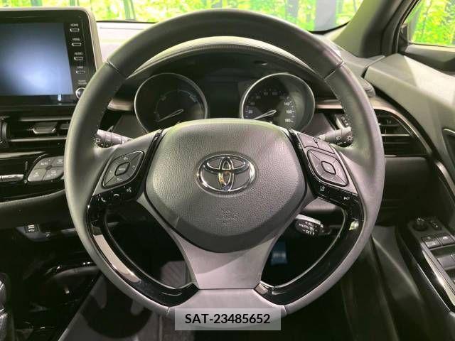 Toyota C-HR 2020-11 240388-11