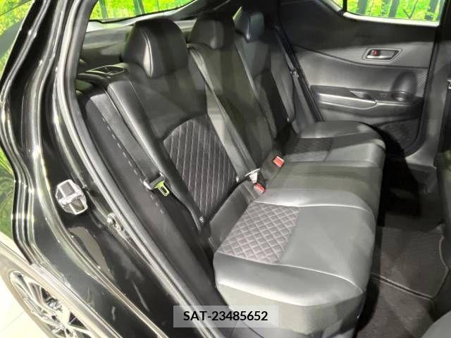 Toyota C-HR 2020-11 240388-9