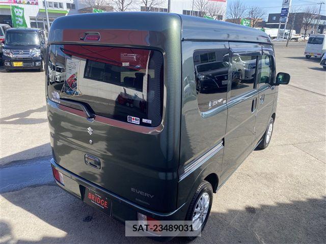 Suzuki EVERY 2022-03 374478-6