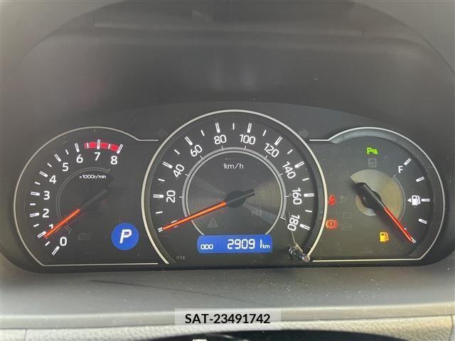 Toyota VOXY 2021-11 209361-10