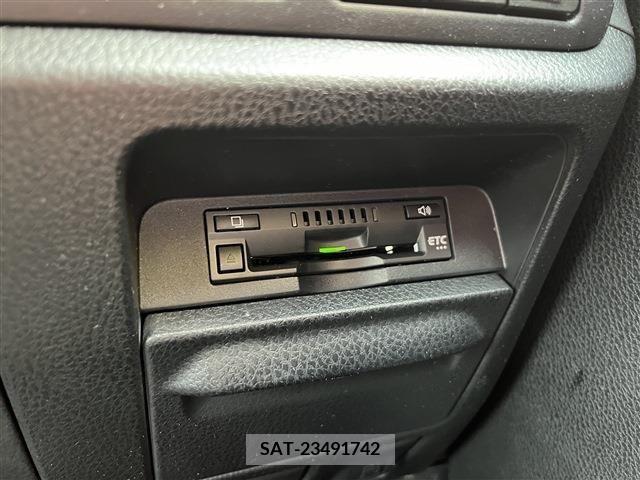 Toyota VOXY 2021-11 209361-8