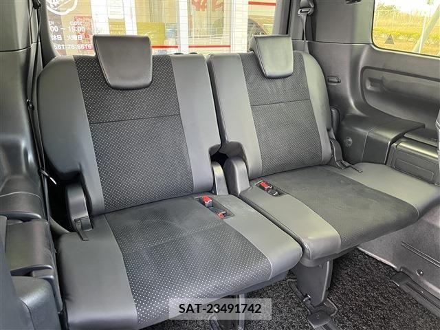 Toyota VOXY 2021-11 209361-5