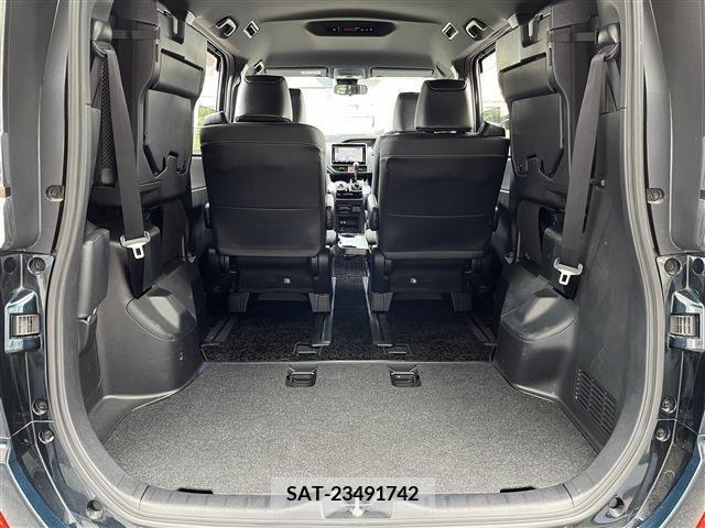 Toyota VOXY 2021-11 209361-6