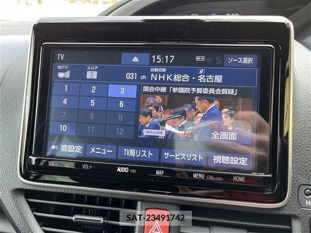 Toyota VOXY 2021-11 209361-13