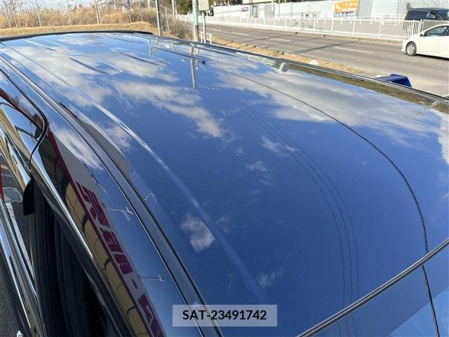 Toyota VOXY 2021-11 209361-18