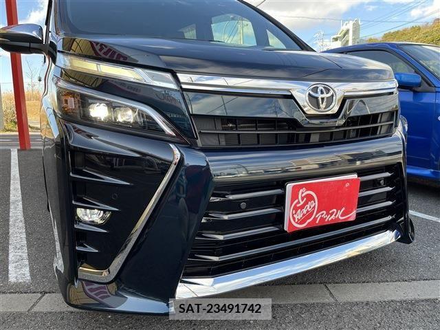 Toyota VOXY 2021-11 209361-16