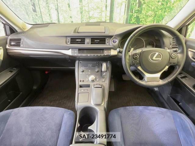 Lexus CT 2015-01 353909-1