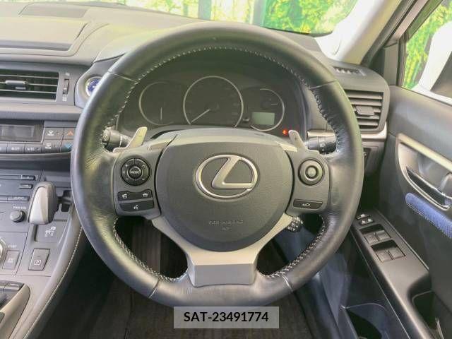Lexus CT 2015-01 353909-11