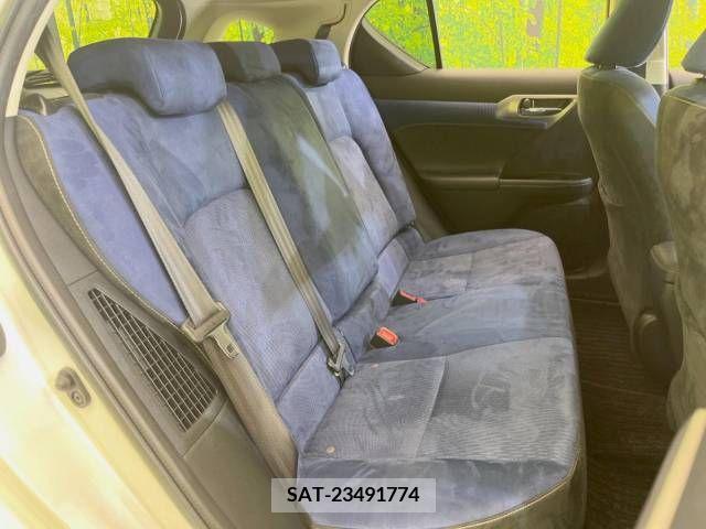 Lexus CT 2015-01 353909-9