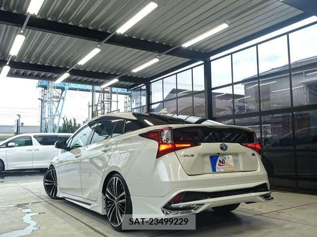 Toyota PRIUS 2019-12 366311-14