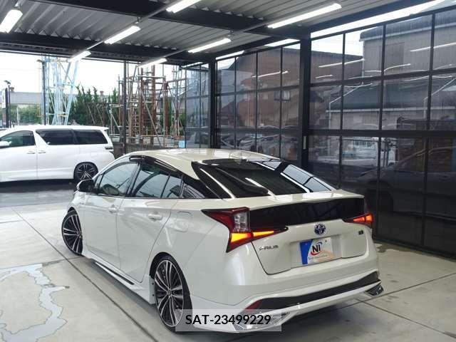 Toyota PRIUS 2019-12 366311-13
