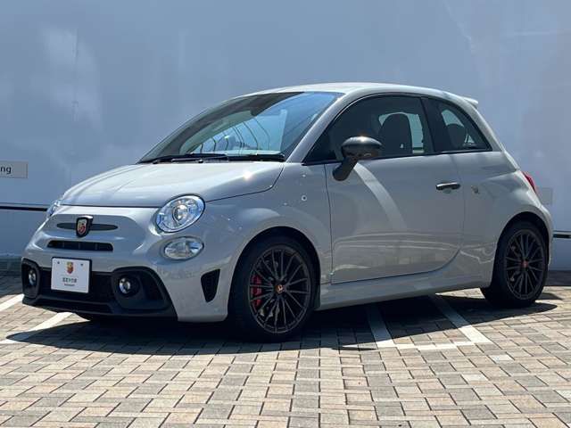 Abarth 695 2022-12 7592-3