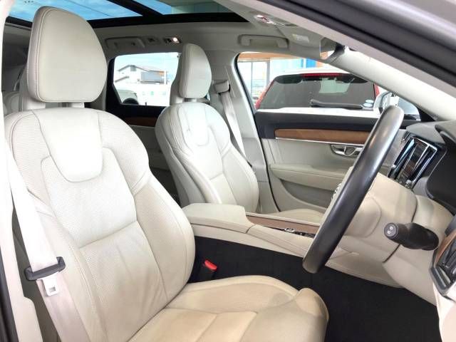 Volvo V90 2017-07 9579-11
