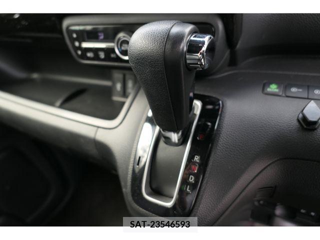 Honda N BOX CUSTOM 2018-01 233808-18