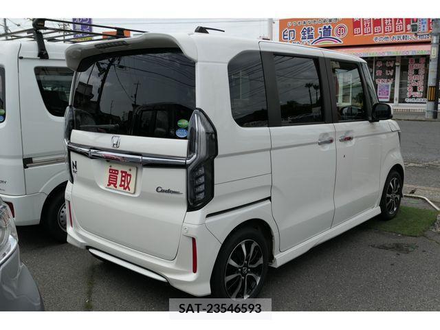 Honda N BOX CUSTOM 2018-01 233808-2