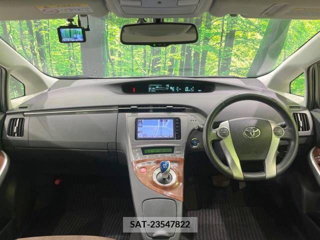Toyota PRIUS 2015-03 384347-1