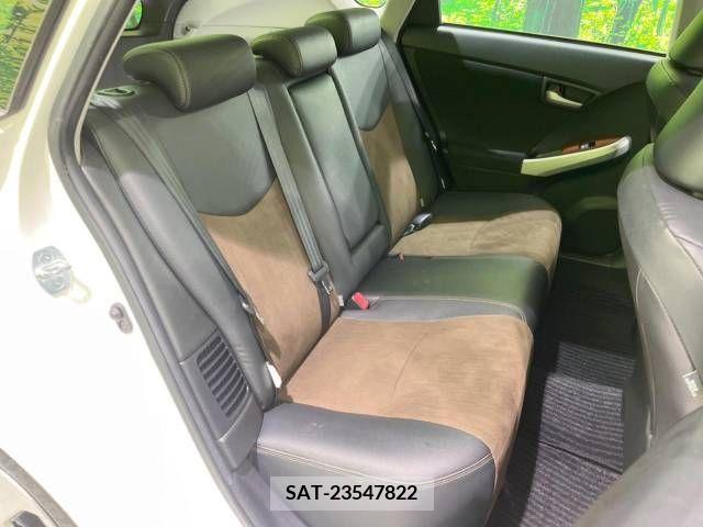 Toyota PRIUS 2015-03 384347-9