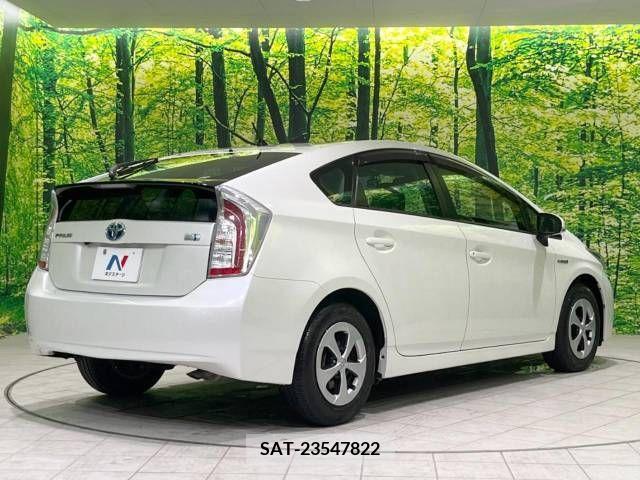 Toyota PRIUS 2015-03 384347-17