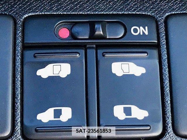Honda STEP WGN 2012-05 368825-5