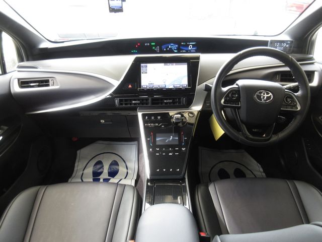 Toyota Mirai 2017-12 10868-12