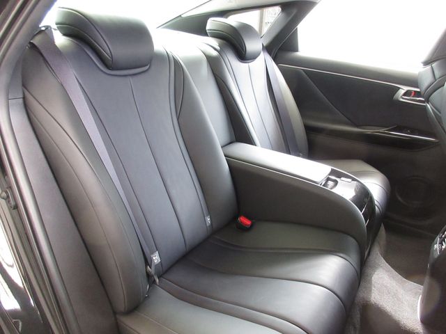 Toyota Mirai 2017-12 10868-7