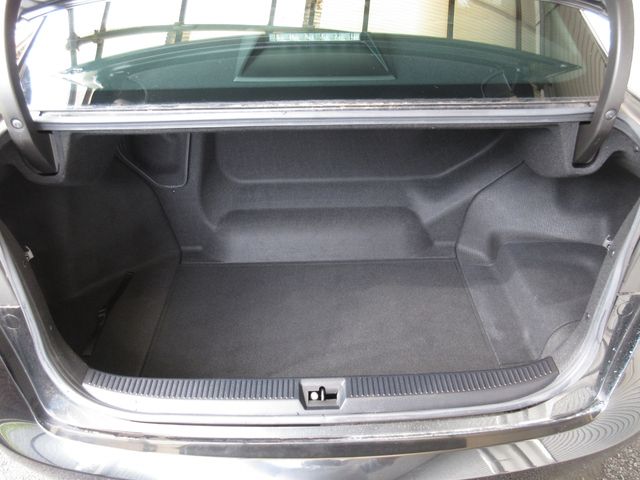 Toyota Mirai 2017-12 10868-9